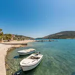 Three Bedroom Holiday home Vinisce