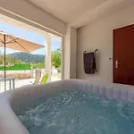 Three Bedroom Vinisce
