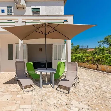 Three Bedroom * Vinišće